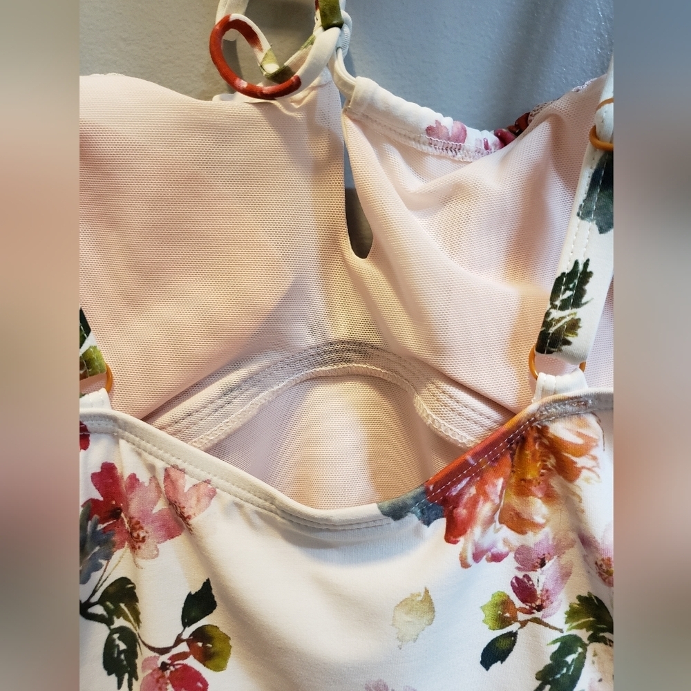 NipTuck NWT Tie Front Floral Swimsuit, Size 6 - Picture 5 of 6